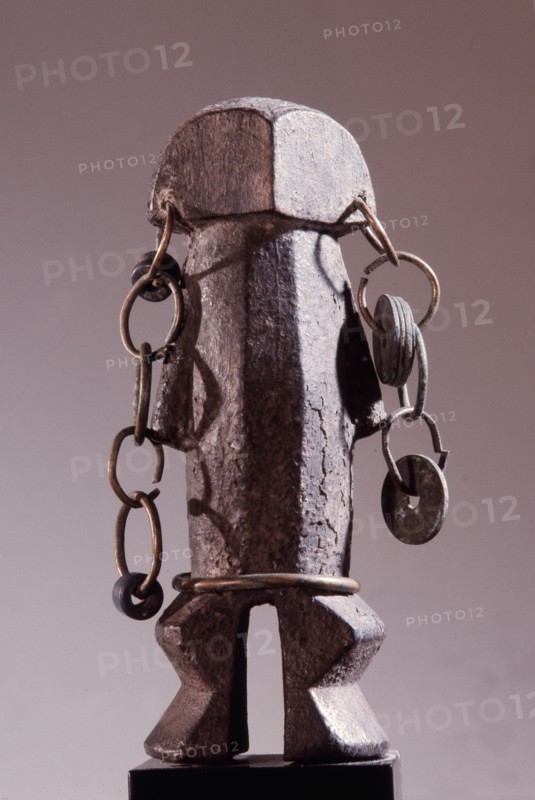 Yanda figure, incorporating protective power in the mani society, for use against illness, to promote fertility or success in hunting