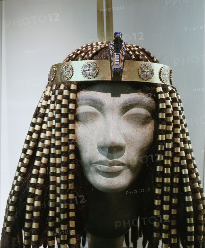 Wig ornaments and crown of Princess Sit Hathor Yunet