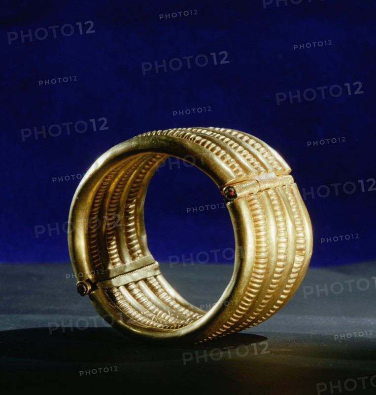 Gold bracelet from the tomb of Psusennes I, one of 22 bracelets found on the kings arms