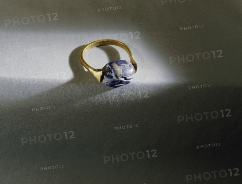 Gold ring from the tomb of Shoshenq II, set with a lapis lazuli scarab