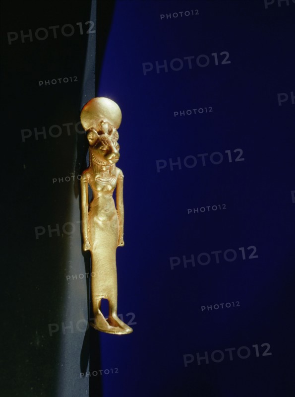 Gold pendant from the tomb of Wen  Djeba En Djed, senior official of Psusennes I