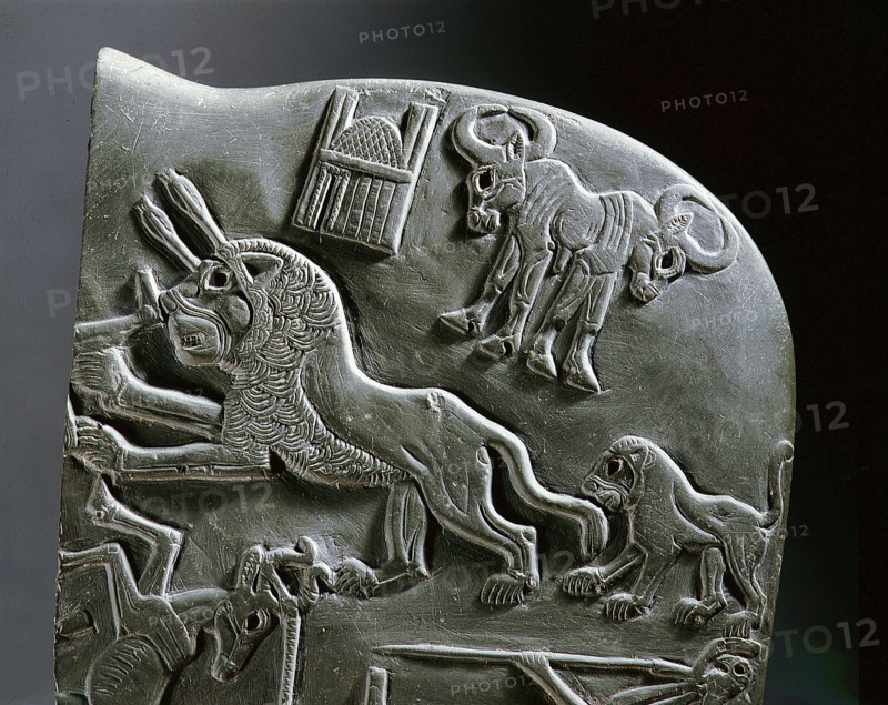 The Hunters Palette which shows the hunting of two lions and other wild animals