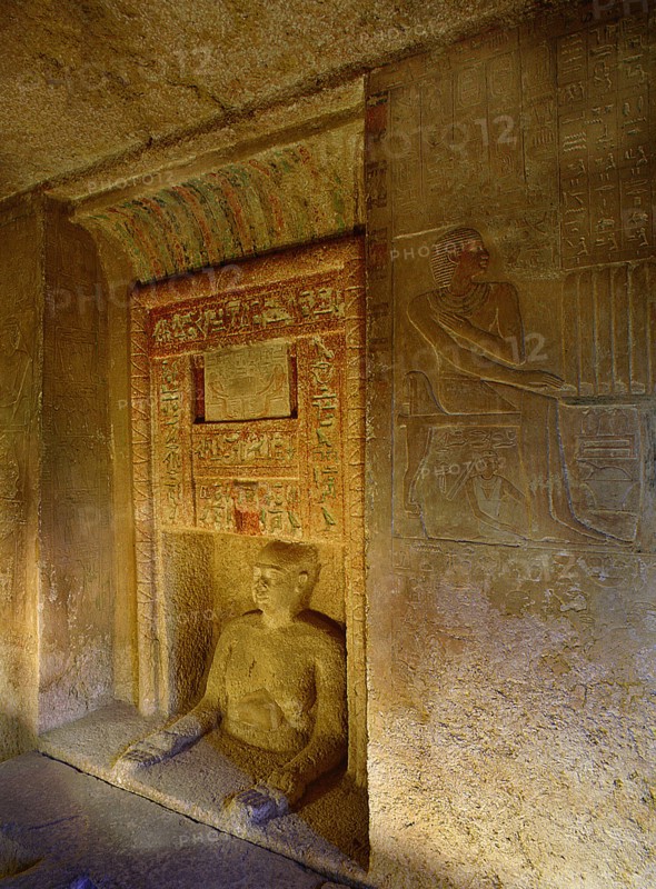 Statue of Idu, a dignitary entrusted with the maintenance of the pyramid complex