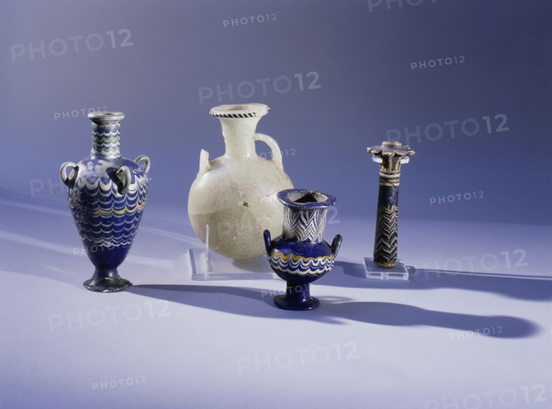 Cosmetic vessels
