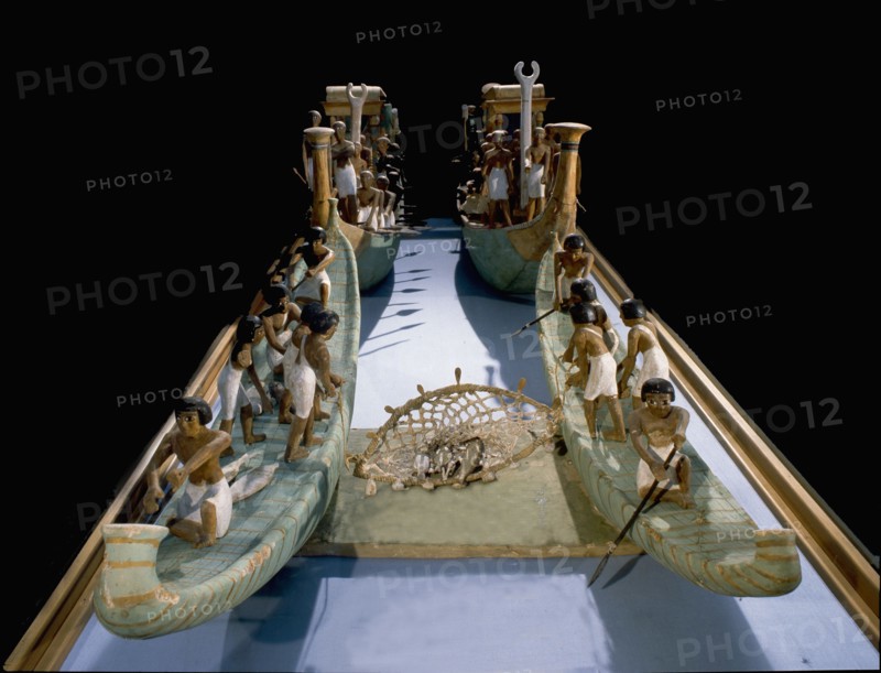 Wooden model depicting fishing boats from the tomb of Meketre