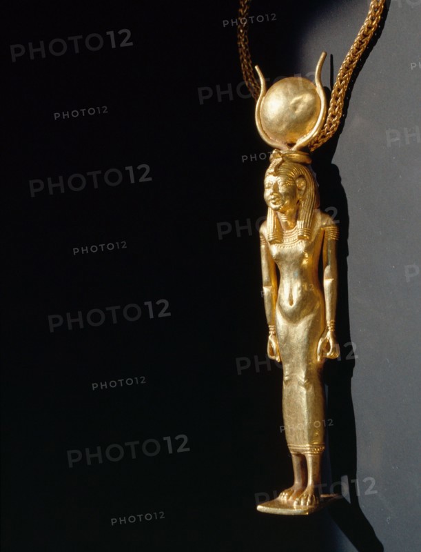 Gold pendant from the tomb of Wen  Djeba En Djed, senior official of Psusennes I