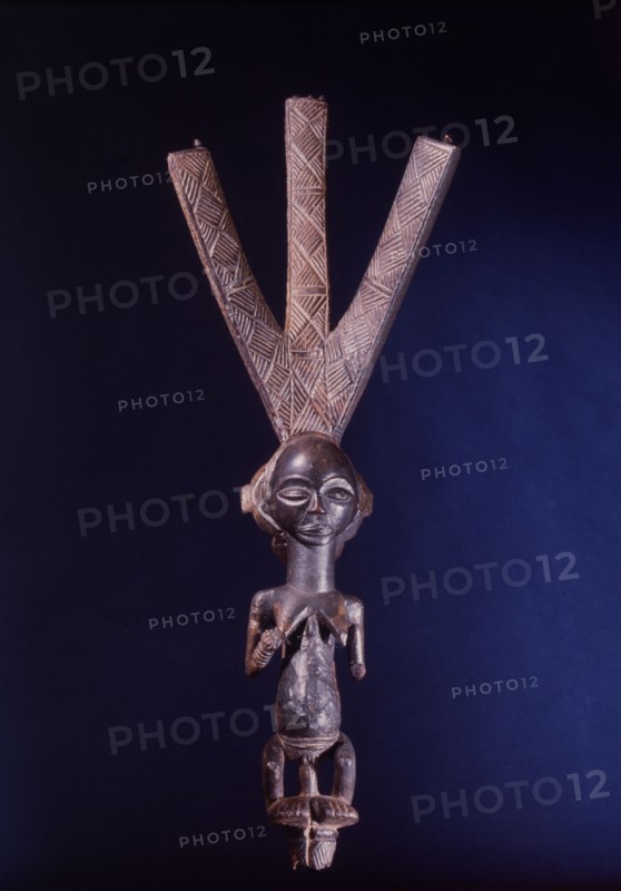 Bowstand in the form of a female figure