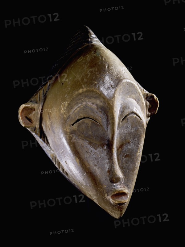 Mask worn by stilt dancers at funeral ceremonies of the Punu and Ashira peoples