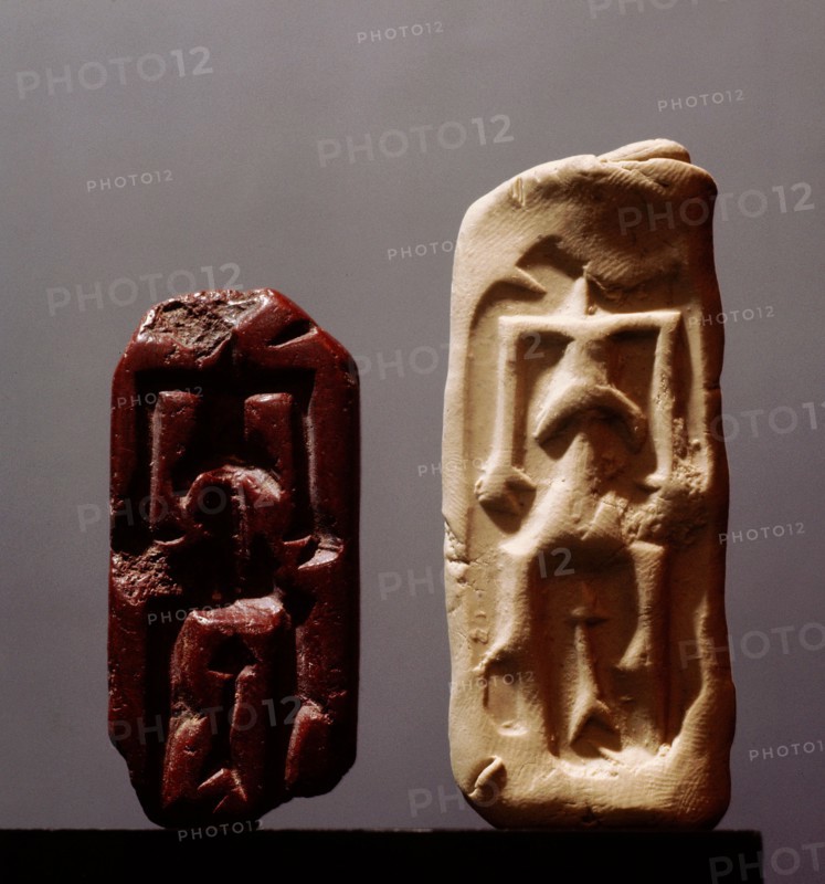 Seals with phallic design