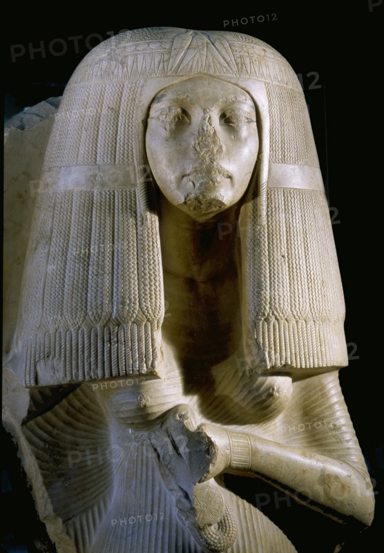 Upper section of a statue of the wife of Nakhtmin