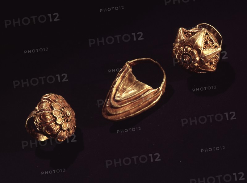 Three gold finger rings
