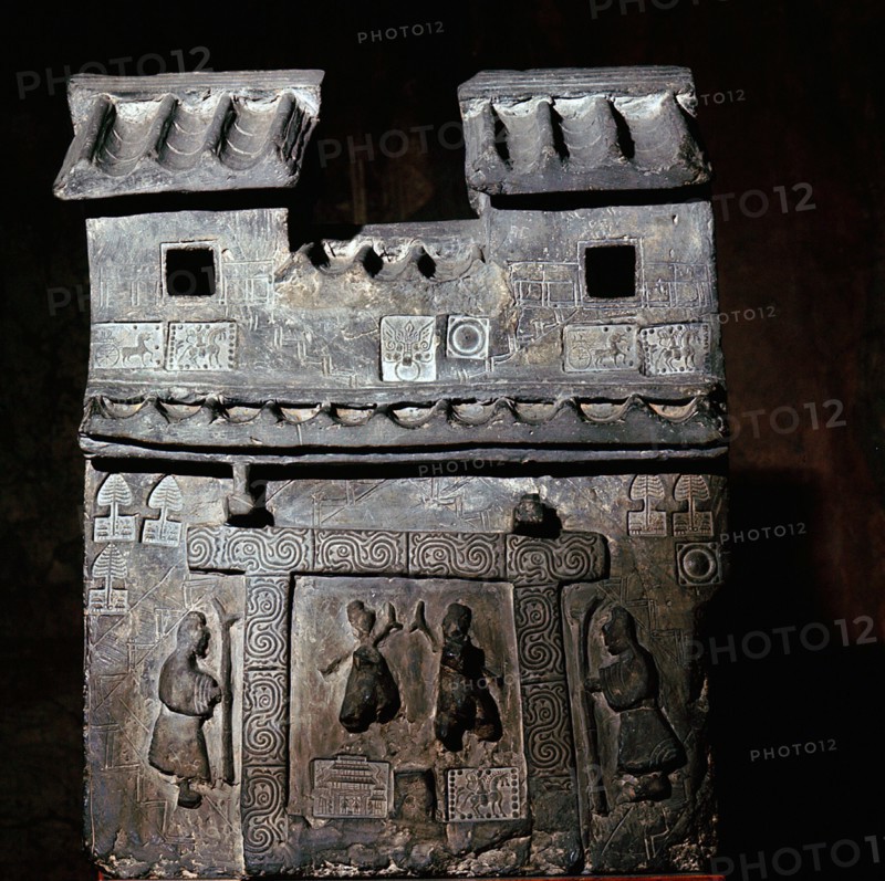Tomb object representing a palace gate