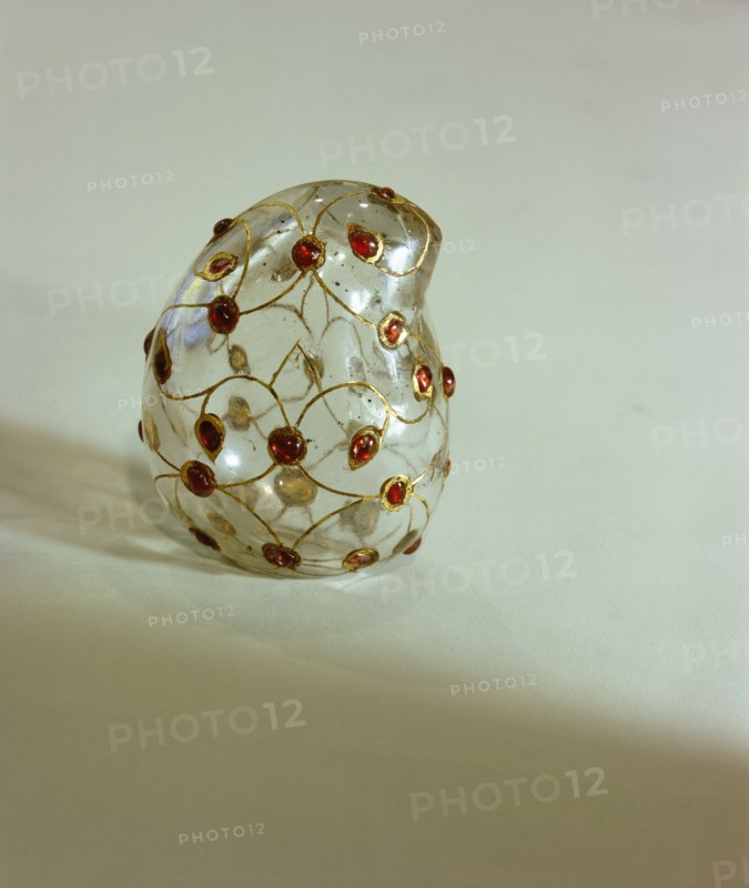 Rock crystal lime box in the shape of a mango, set with rubies inlaid in gold
