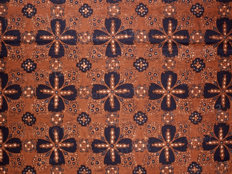 Detail of a batik kain panjang, (a cloth worn about the hips), with a design known as ganggong rante, chain of water plants, symbolising interconnection and linking