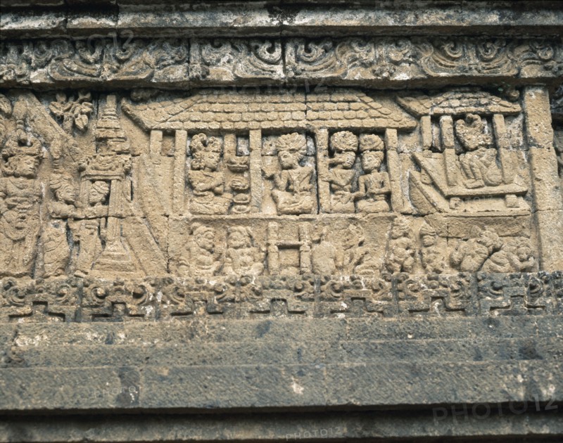 The reliefs, on the temples of the Lara Jonggrang complex, portray various deities or scenes taken from the great Hindu classics and especially the Ramayana