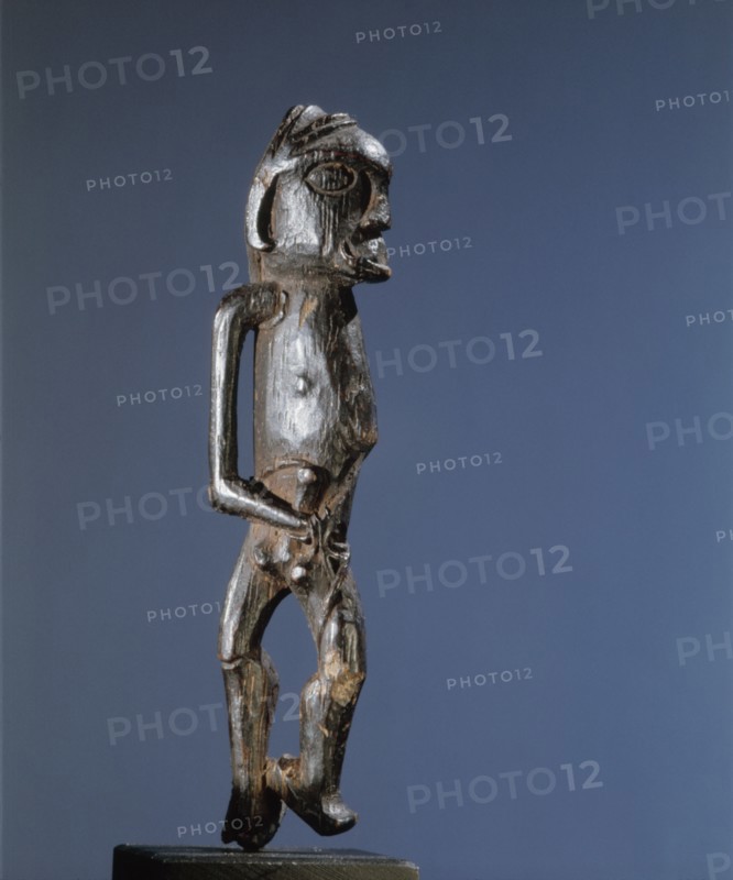 Amulets were used by the Ngaju and neighbouring Dayak peoples to ward off enemies, provide protection in war, and to bring good fortune and health