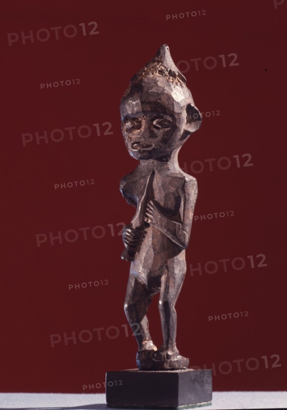 Amulets were used by the Ngaju and neighbouring Dayak peoples to ward off enemies, provide protection in war, and to bring good fortune and health