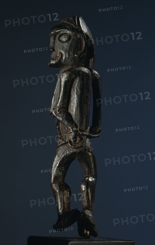 Amulets were used by the Ngaju and neighbouring Dayak peoples to ward off enemies, provide protection in war, and to bring good fortune and health