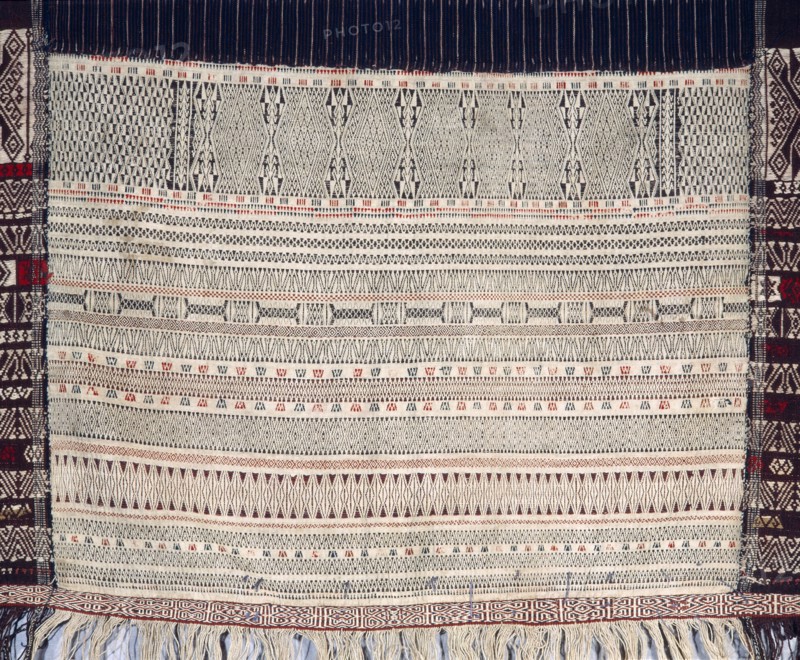 The end section of a Batak ragidup cloth