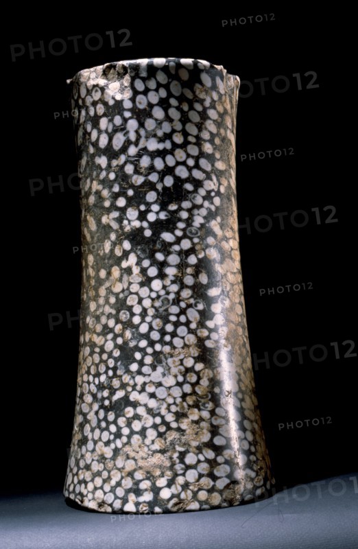 A proto bactrian column idol