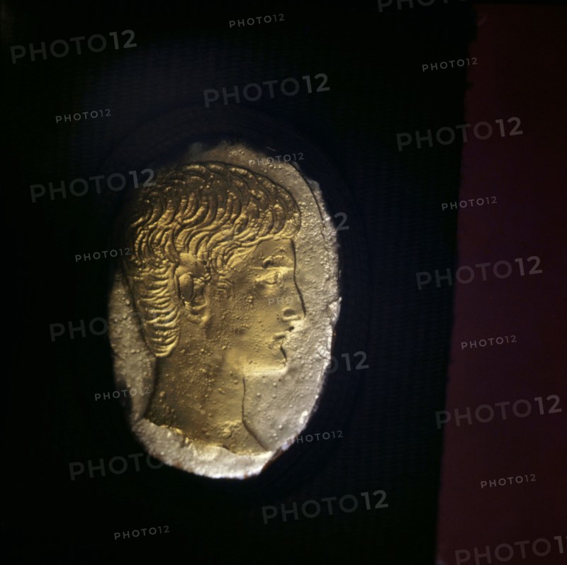 A Greco Roman gem with a profile of Augustus