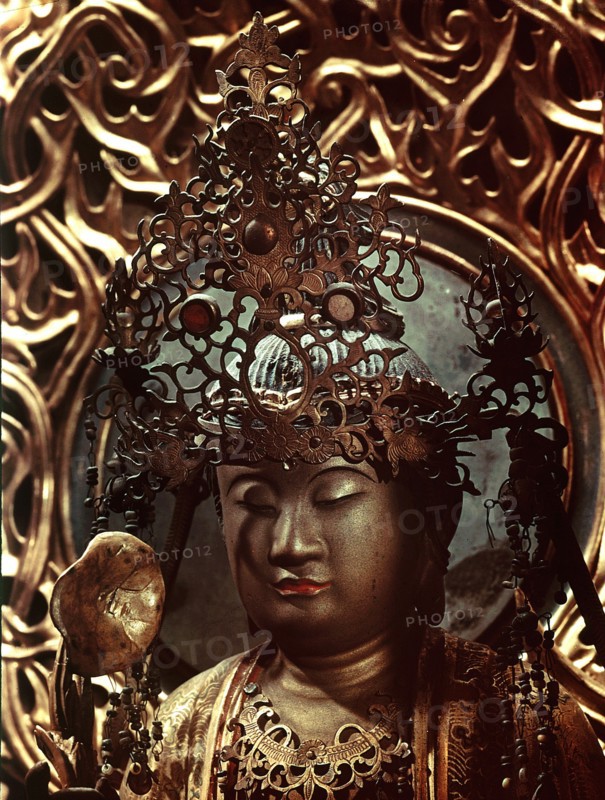 Amida Buddha with glass eyes and crystal mark on the forehead