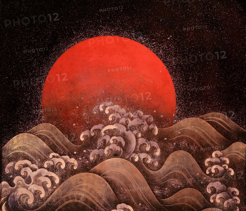 Lacquer screen with sun and sea design (detail)