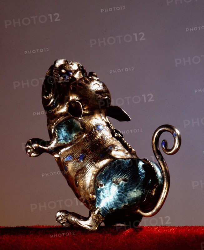 Gold and enamel tiger with moveable tongue and eyes