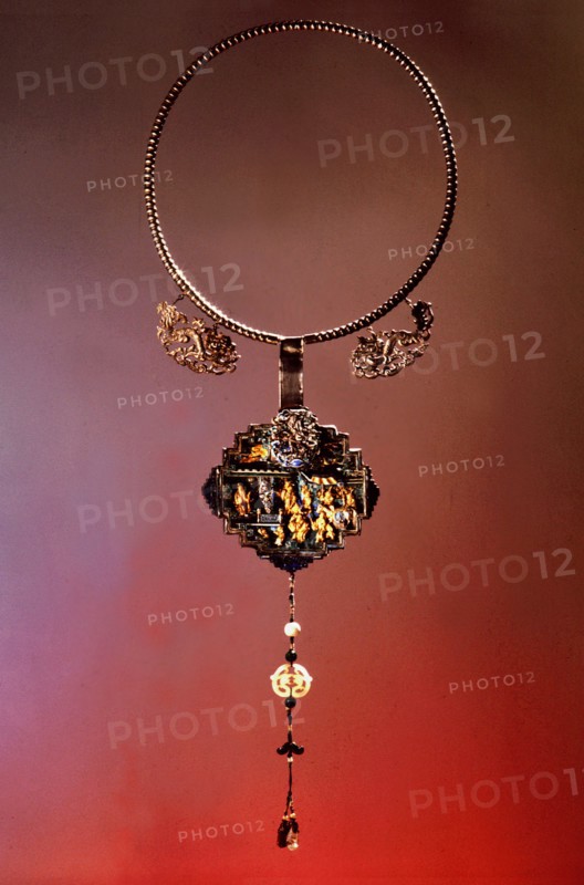 A presentation necklace