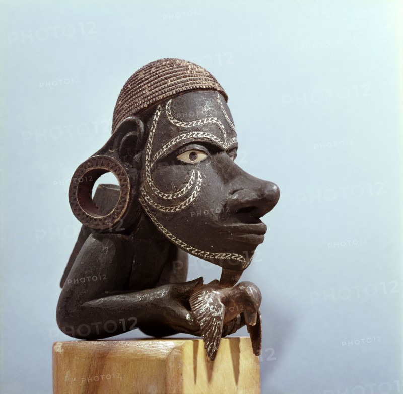 Protective prow figure from a war canoe