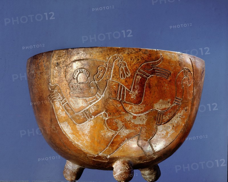 Vessel on three legs
