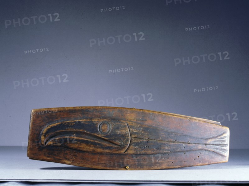 Wooden trinket box with the lid carved in relief to show a salmon
