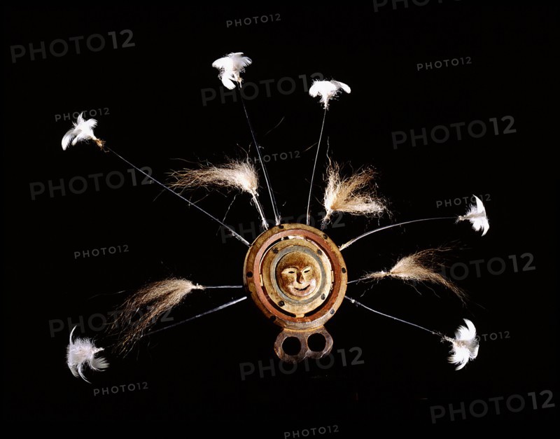 A finger mask which was probably used during a song and dance entertainment