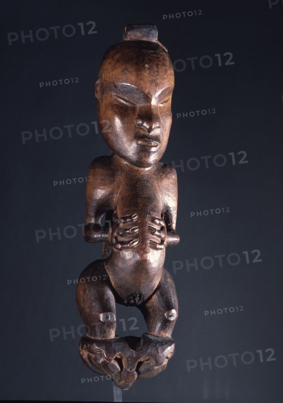 A female poutokomanawa, a figure that rests against the post supporting the ridgepole of a chiefs house or meeting house