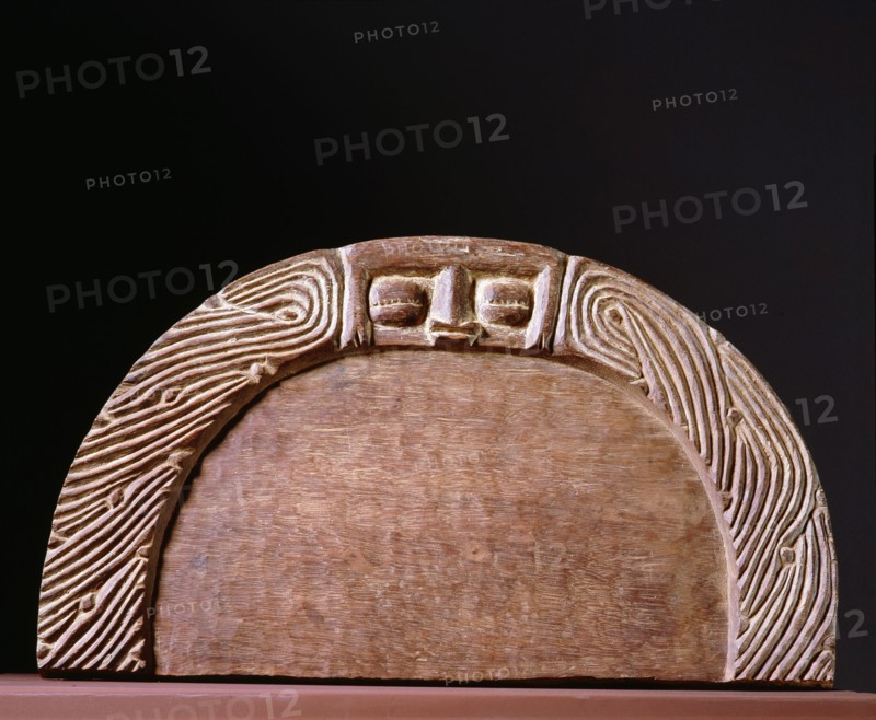 A board of the Ifa divination cult