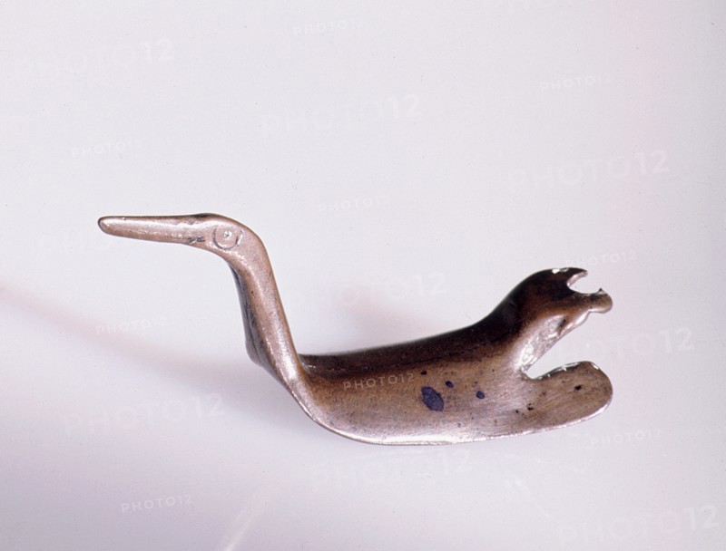 Blanket fastener in the form of a cormorant