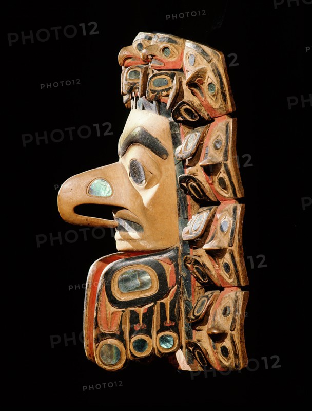 Frontlet representing a raven or a hawk with its characteristic downward turning beak