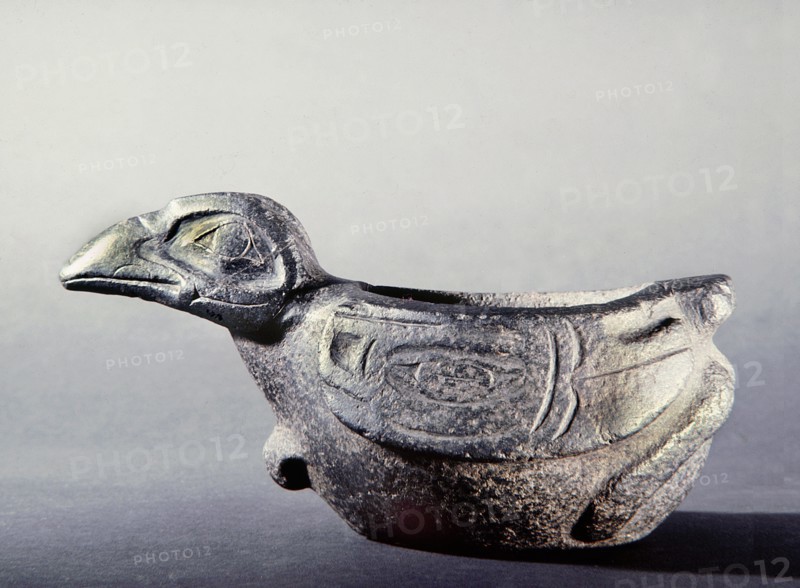 Tobacco mortar in the form of a Raven