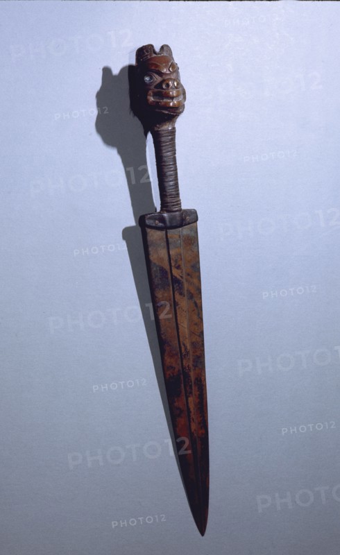 Fighting knife