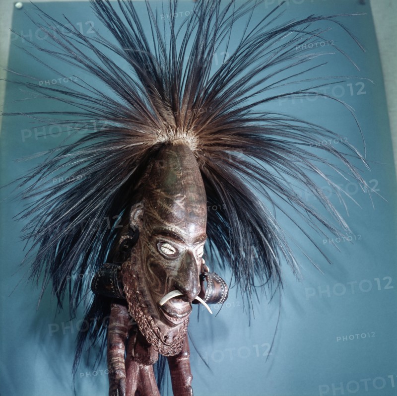 Figural stopper from a flute