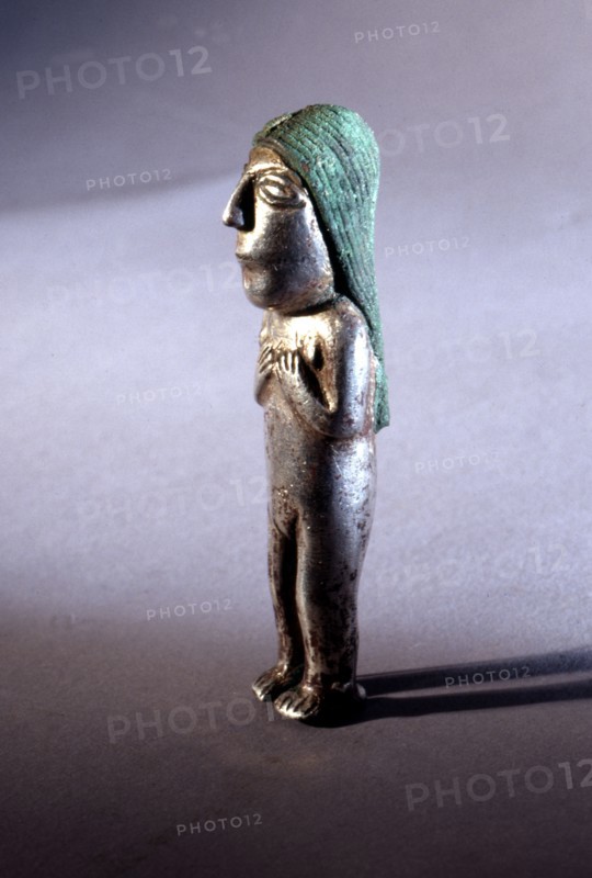 Female figurine of one of the chosen women or Mamaconas (often called Virgins of the Sun)