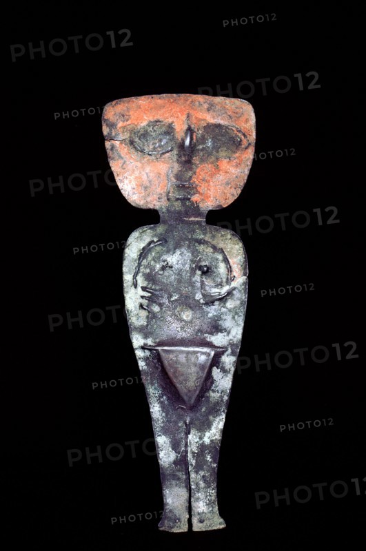 Silver anthropomorphic figurines are related to fertility and are associated both with the moon and the wife of the Inca emperor