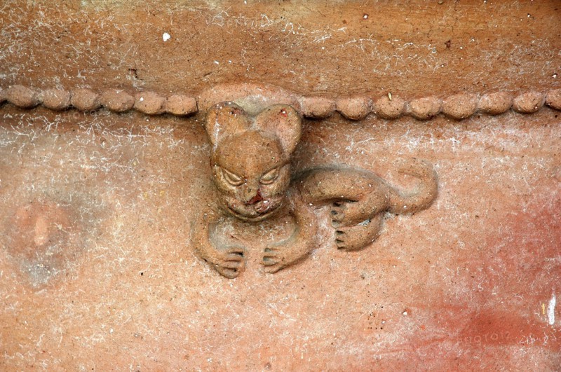 Ceramic vessel used to store grain or corn beer chicha, or sometimes even for cooking