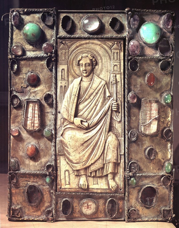 Reliquary cover   plenary of an evangelistary of 9th century, made of gilded copper with semi precious stones, size 275 x 350 mm