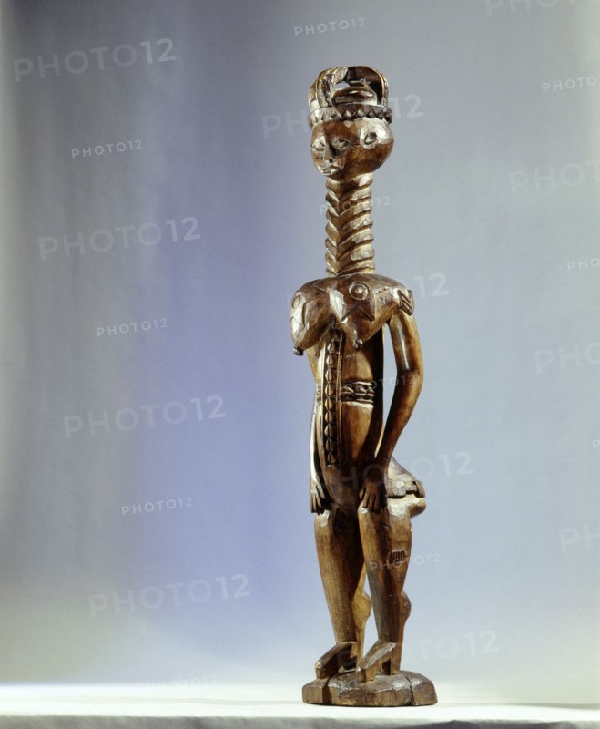 Figures in this style are known in Mende as kambei and belong to female diviners of officials of the womens Sande and Njaye societies