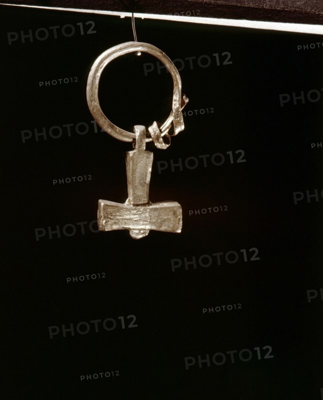 Thor hammer pendant