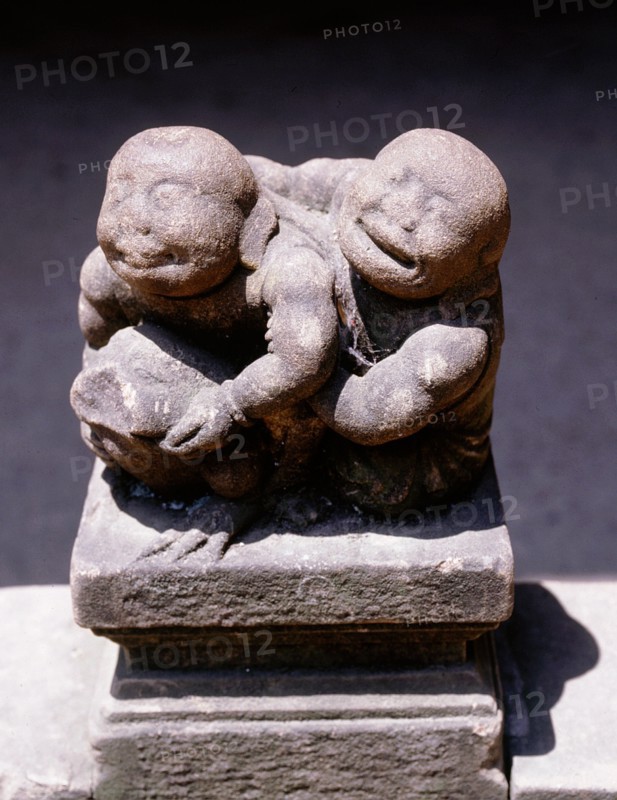 Sculpture on the balustrade of the Shangqin Gong Monastery which stands at the top of the Qingcheng (Green City) Mountain, known as the most tranquil place under heaven