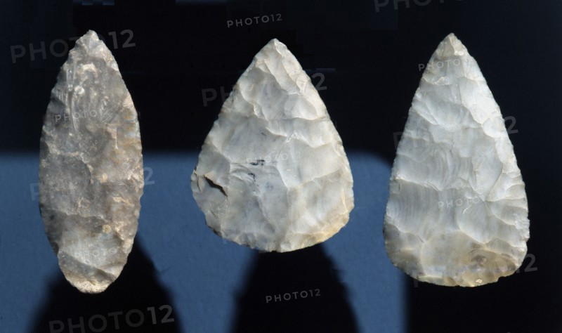 Chert lanceolate blades