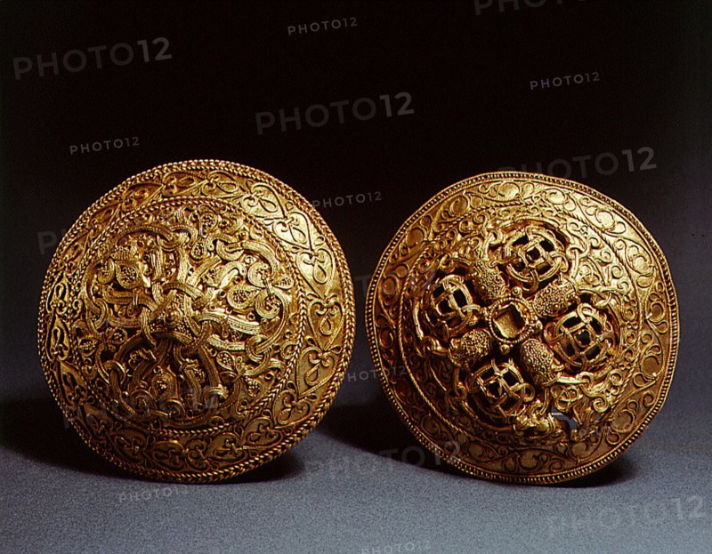 Pair of gold brooches