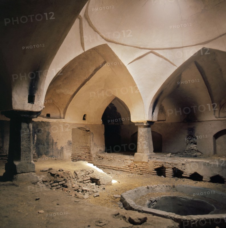 Izad-khast was a fortified town, now deserted, between Isfahan and Shiraz